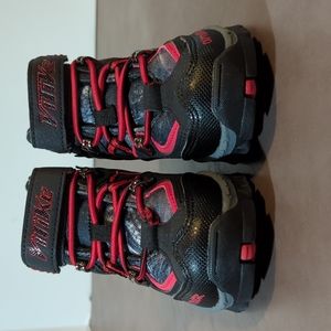 Vitike Ashion Outdoor Crampons Hiking Snow Boots Red on Black Size 9